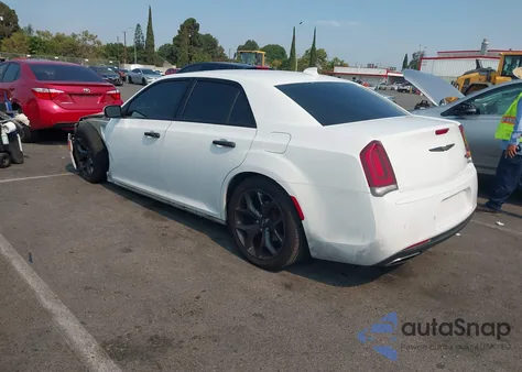 2021 Chrysler 300 300S z USA, uszkodzony, nr VIN 2C3CCABG9MH520238